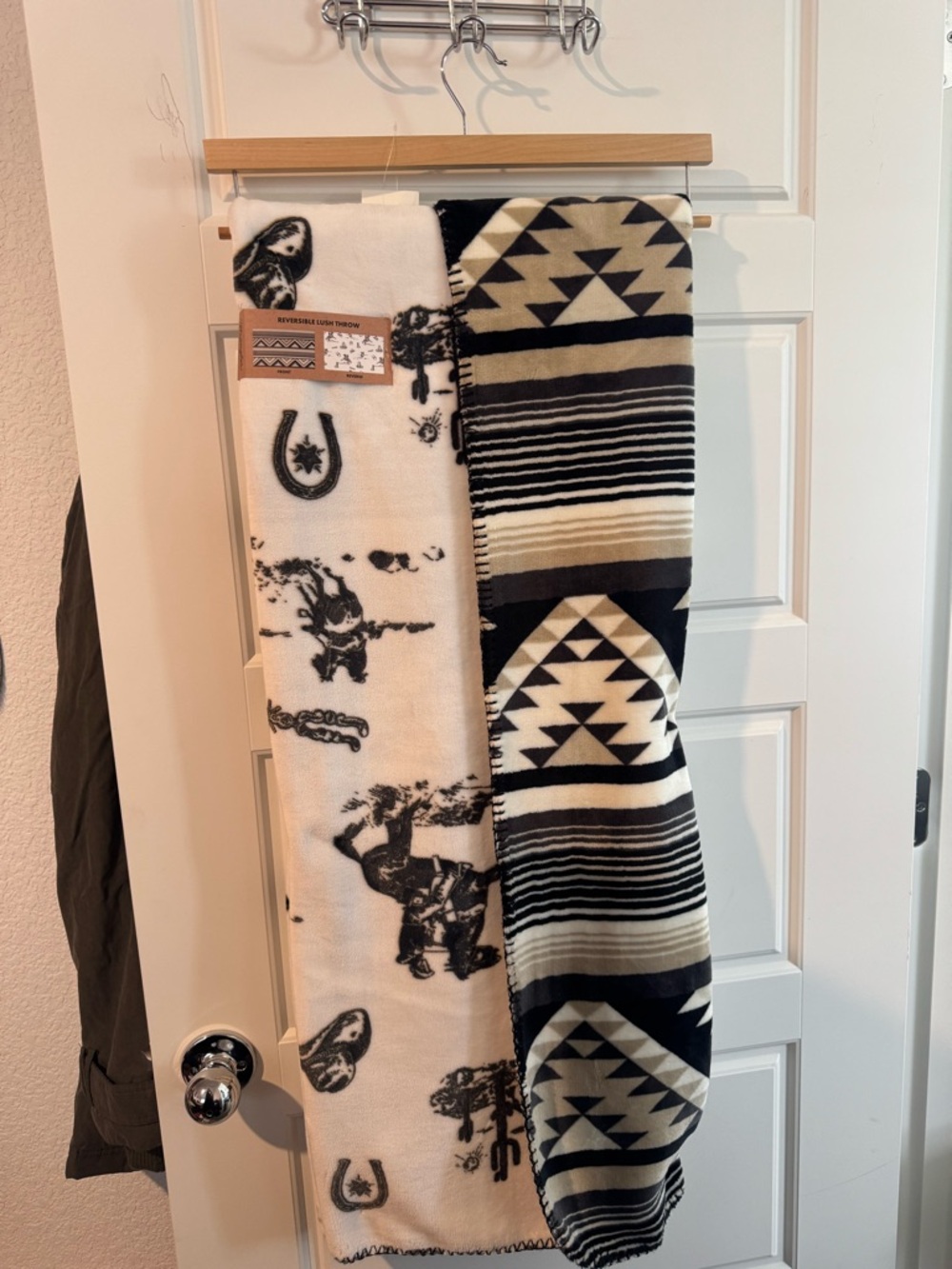 Wrangler Black and Cream Aztec + Western scene Reversible Throw - NWT